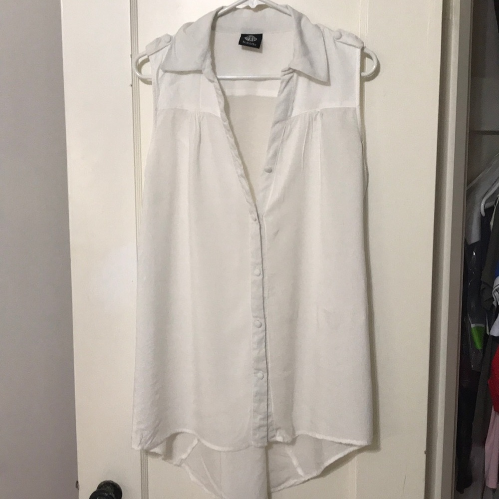 Bobeau Sleeveless Blouse